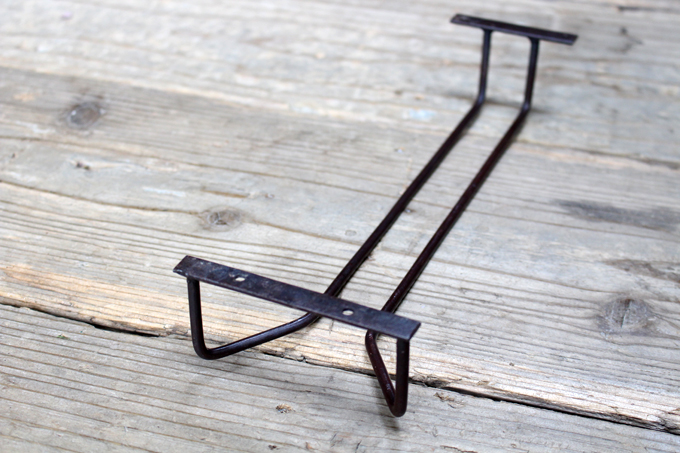 アイアン・ワイングラスホルダー/おしゃれなカフェバーのようにワイン